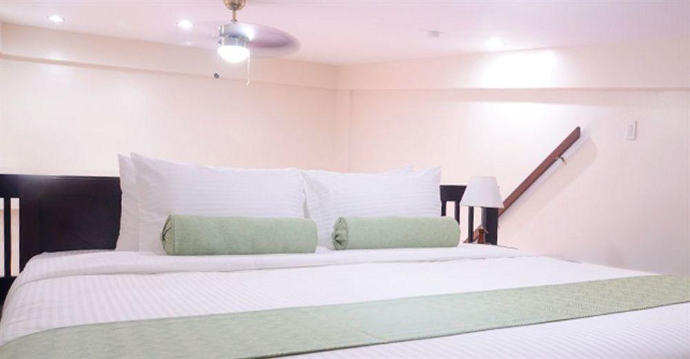 Subic Coco Hotel Olongapo Exterior foto