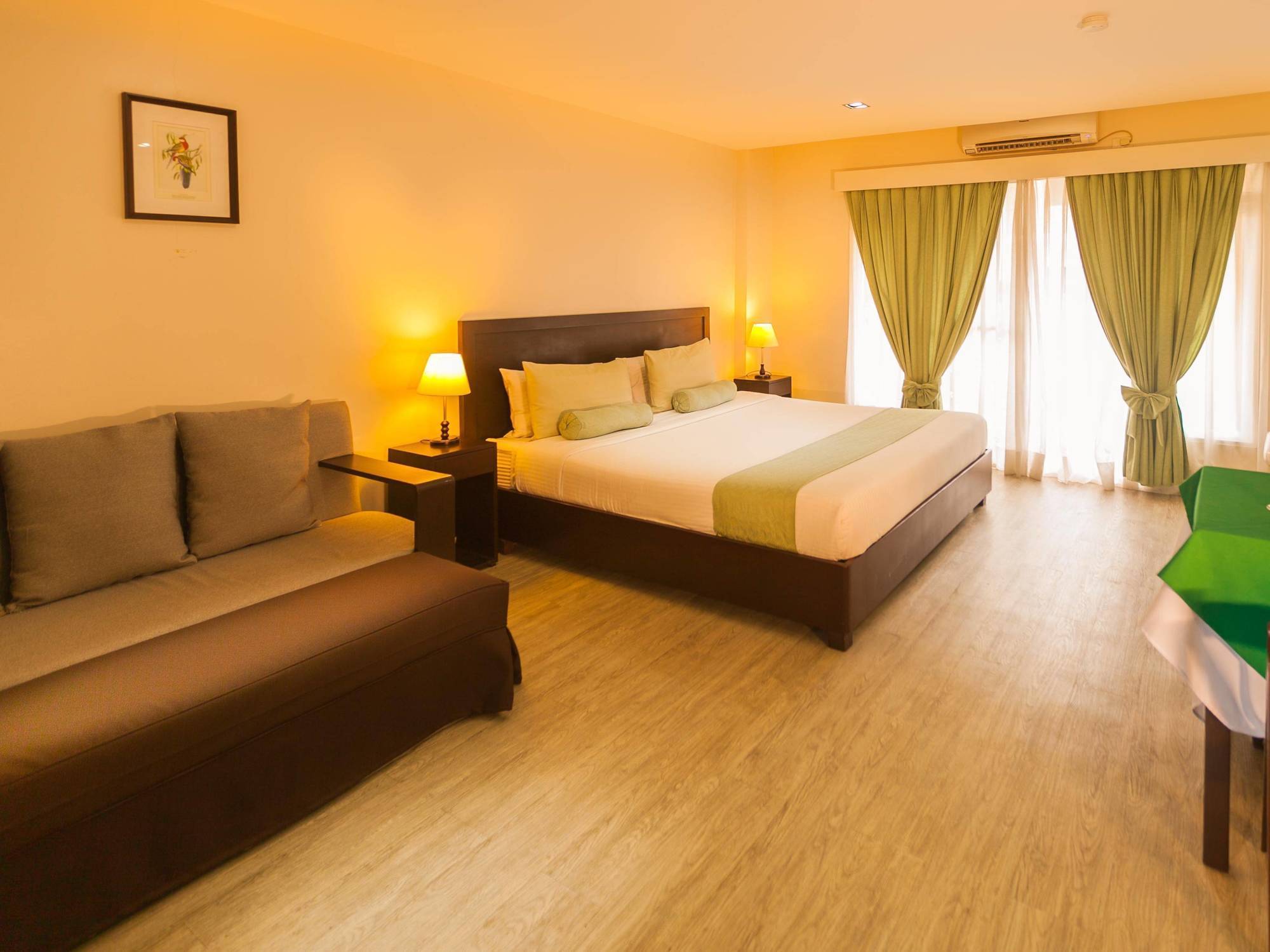 Subic Coco Hotel Olongapo Exterior foto