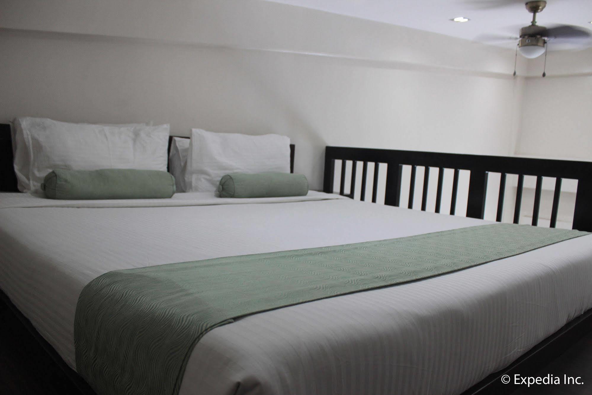 Subic Coco Hotel Olongapo Exterior foto